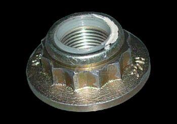 Гайка ступицы (ЦС) Оригинал A11-3301017BB