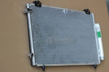 Радиатор кондиционера (авто управ) (ЦС) Оригинал 1067000139