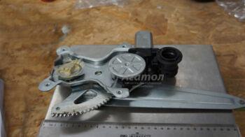 Стеклоподъемник двери задней правой Аналог (Китай) A6204200