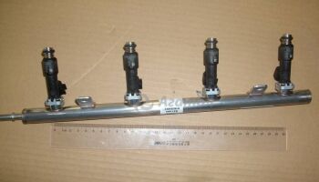 Рампа топливная (в сборе с форсунками) 2,0/2,4 Аналог (Китай) 1016050452