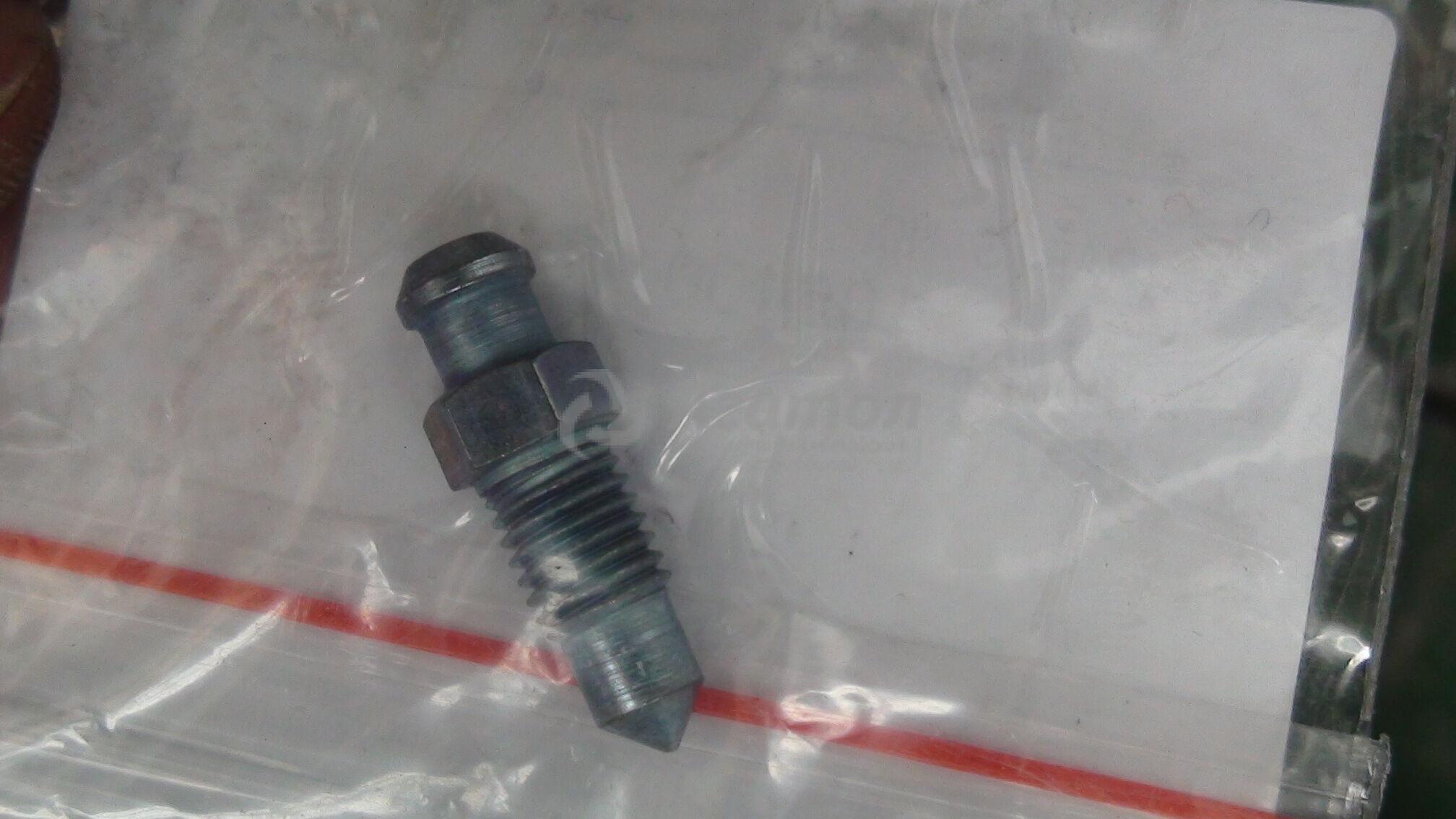 штуцер тормозного суппорта м12x1. сапун тормозного пневмоцилиндра iveco trakker. штуцер тормозного суппорта ваз 2110. клапан суппорта. клапан тормозной суппорт.